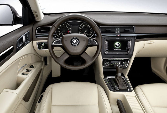 Skoda Superb 2013 a fondo: el buque insignia checo se renueva 