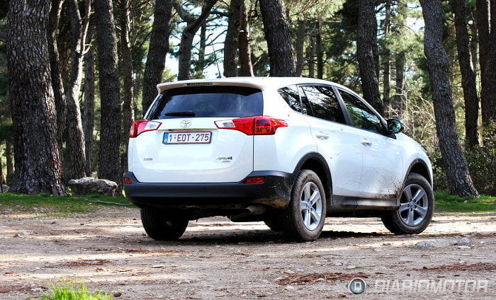 Toyota RAV4, presentación y prueba offroad en Madrid: ¿qué tal se desenvuelve entre el barro?