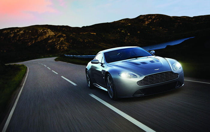 Aston Martin V12 Vantage