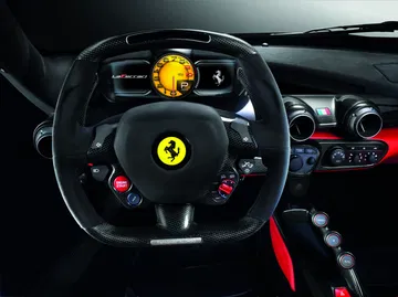 Volante multifunción con indicadores y controles del LaFerrari.