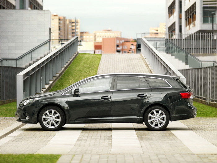 Toyota Avensis Cross Sport