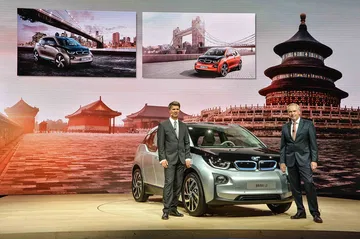 El BMW i3 en su presentación mundial, destacando su diseño vanguardista.