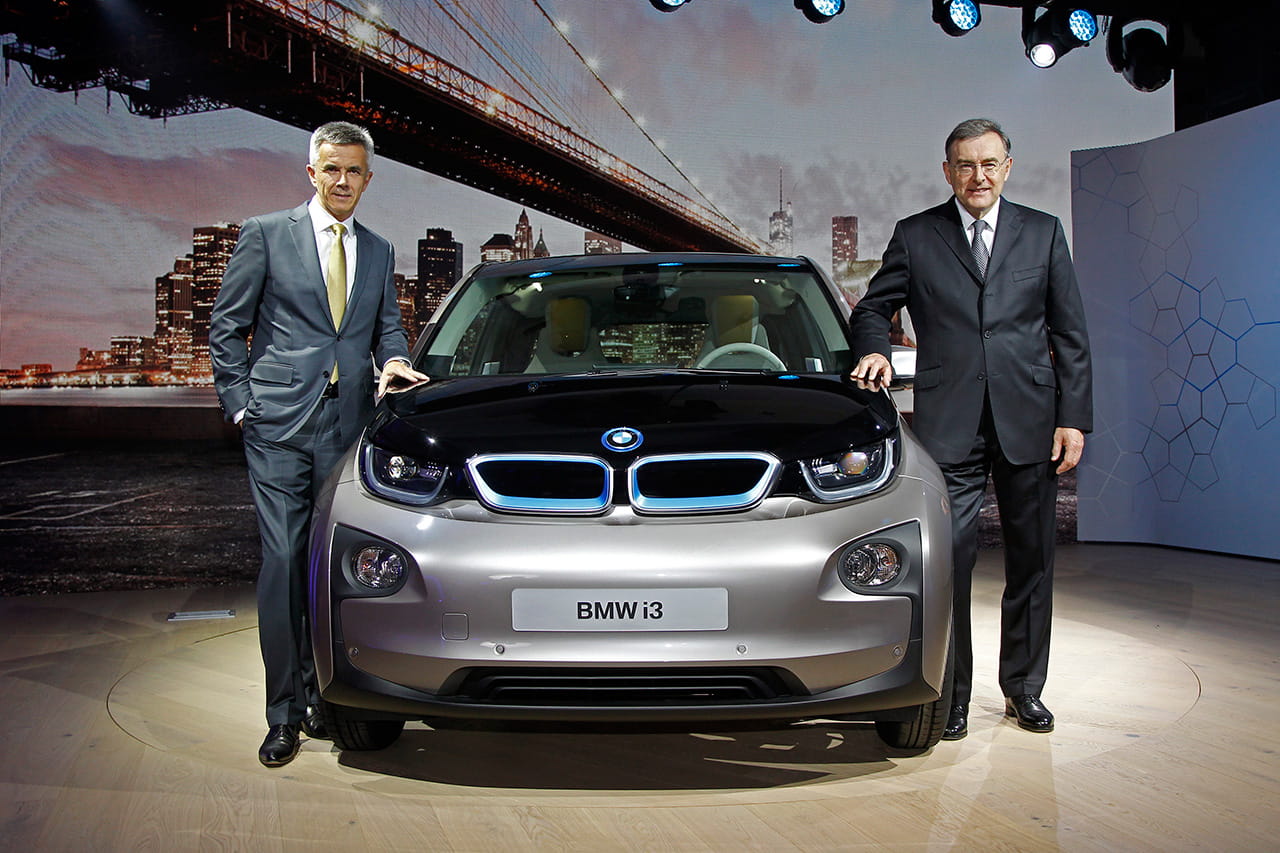 BMW i3 en su presentación oficial, vista delantera con personalidades.