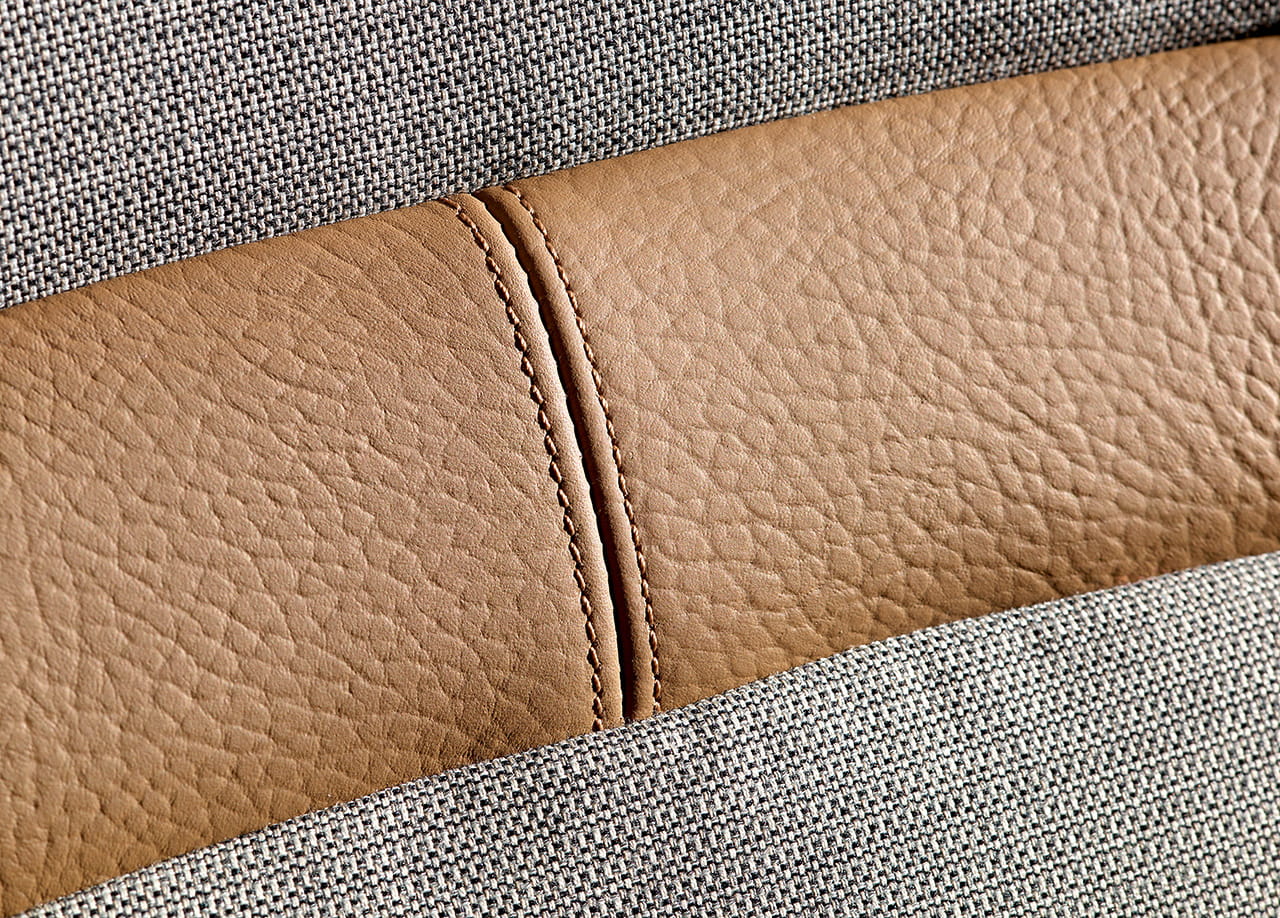 Primer plano de la textura y material del asiento del BMW i3.