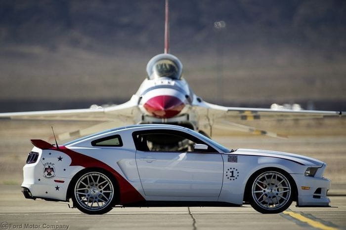 US Air Force Thunderbirds, así es el lado benéfico del Ford Mustang más guerrero