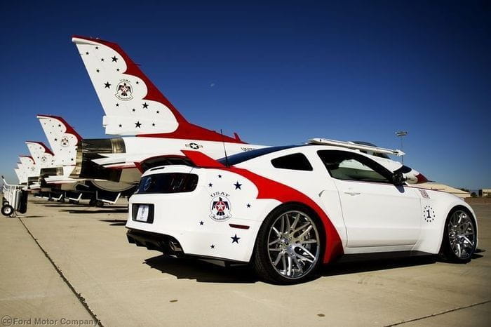 US Air Force Thunderbirds, así es el lado benéfico del Ford Mustang más guerrero