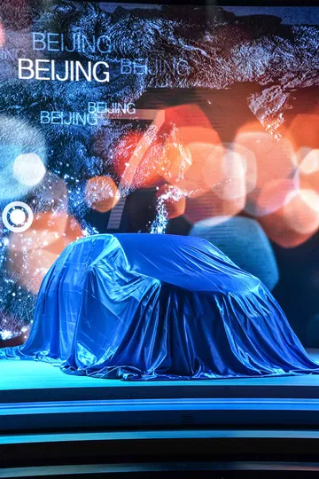 Detalle de la textura del volante del BMW i3, enfocando en la calidad de los materiales.