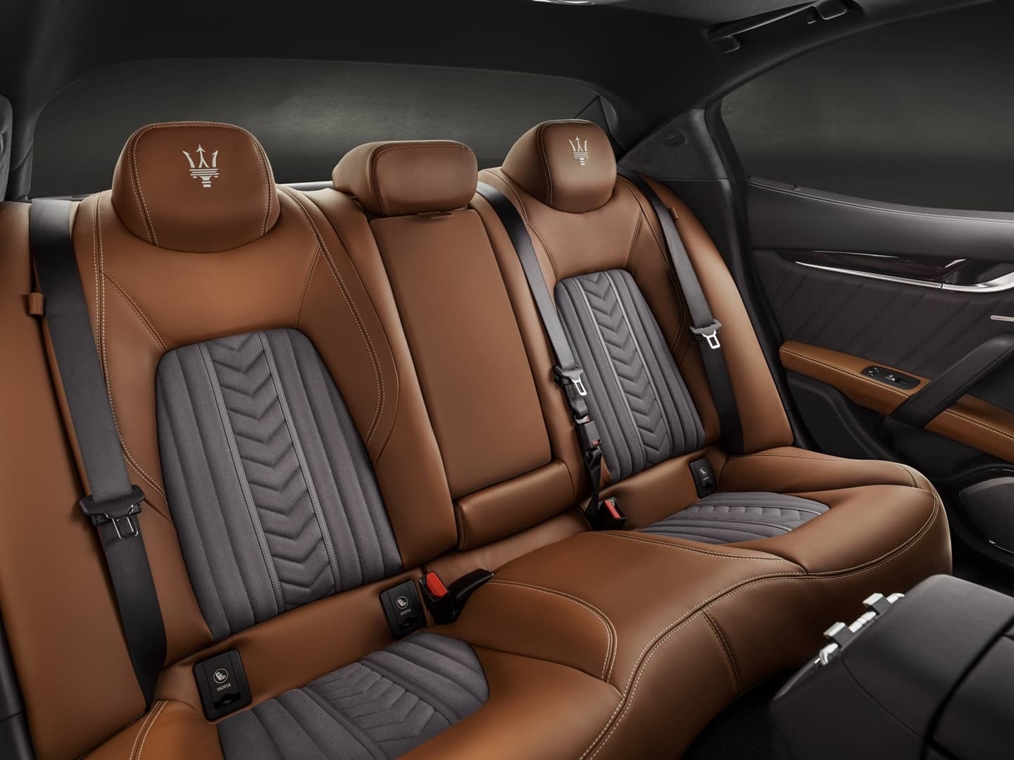 Maserati Ghibli Ficha 0418 011