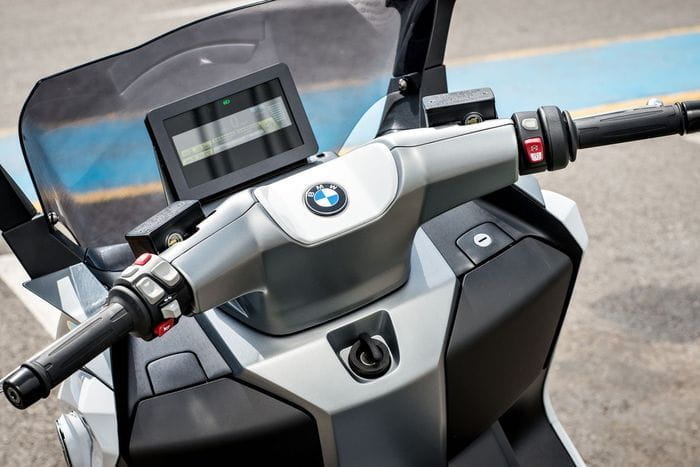 BMW C Evolution: maxi-scooter eléctrica de prestaciones electrizantes