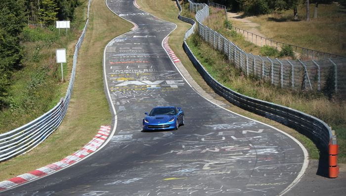 Chevrolet saca a pasear al nuevo Corvette Stingray por Nürburgring