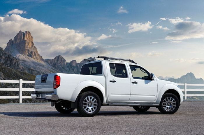 Nissan Navara LE SV, un traje de Armani para la aguerrida pick-up