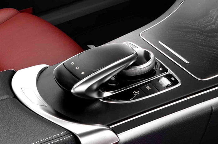 Mercedes Clase C: primeras imágenes oficiales del interior de la nueva generación