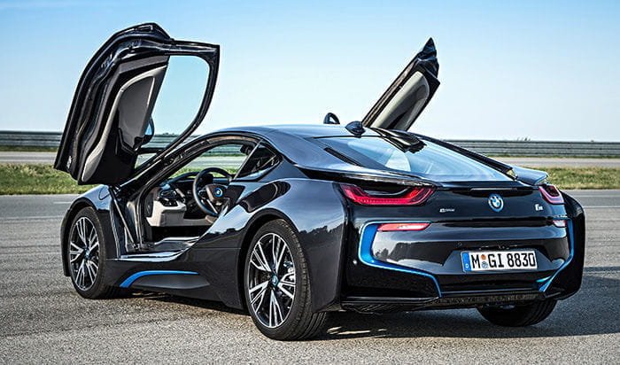 BMW i8: antes de convertirse en híbrido se valoraron bloques de 10, 8 y 6 cilindros