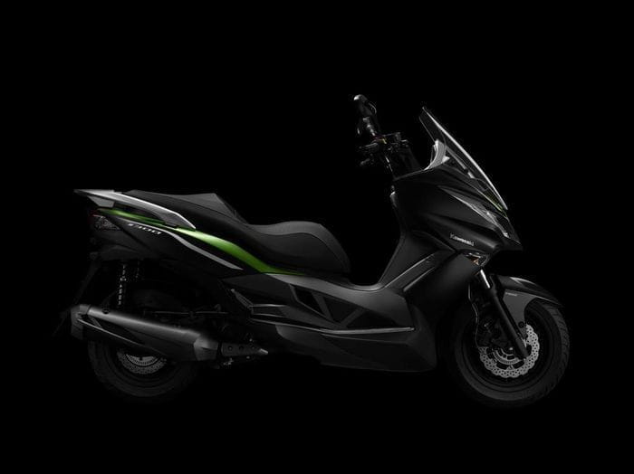 Kawasaki entra en el mercado de las maxi-scooters con la nueva J300