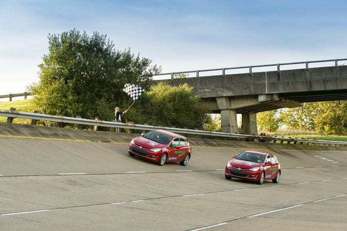 Récord de velocidad y resistencia para el Opel Astra 2.0 CDTI de producción