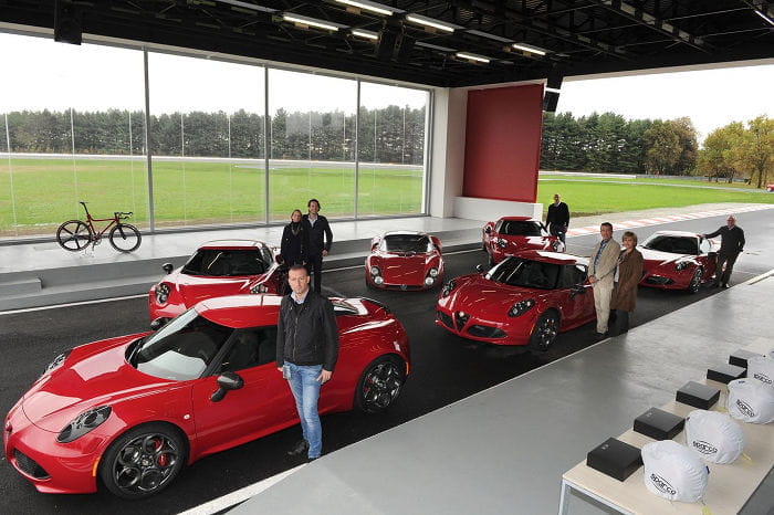 5 Alfa Romeo 4C ya están en manos de sus propietarios