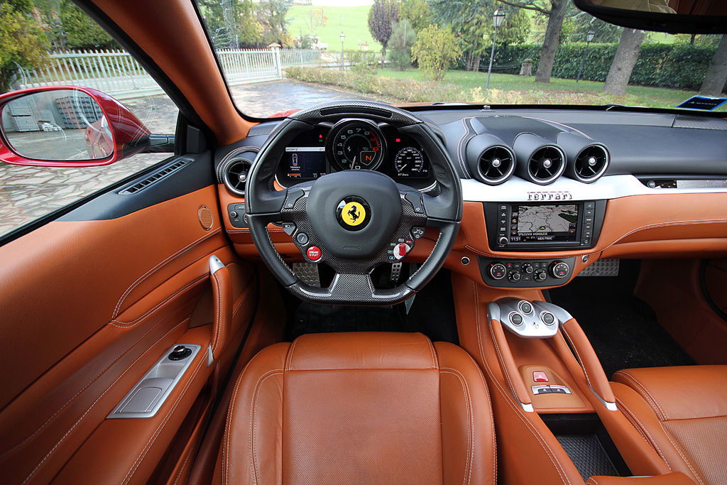 Interior Ferrari FF