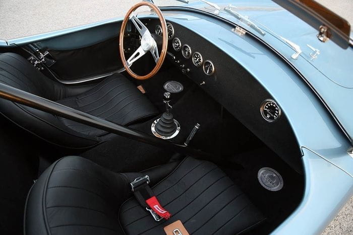 Shelby Cobra 289 FIA, una edición especial 50 aniversario con elementos modernos