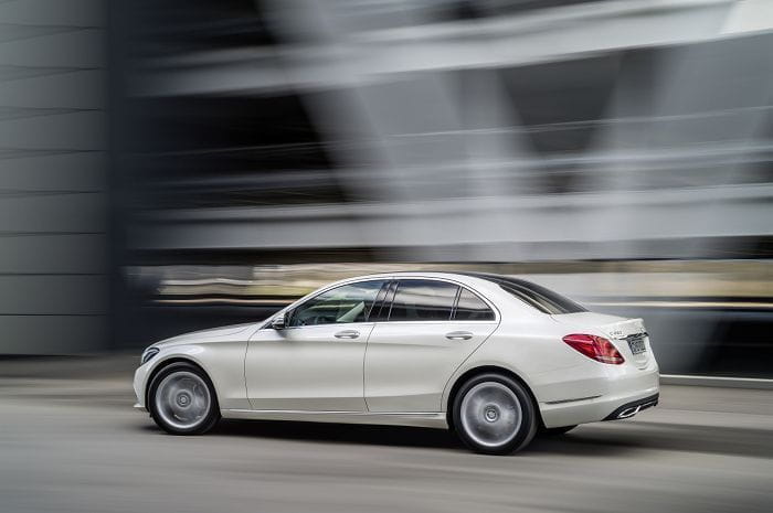 Mercedes C 63 AMG: la nueva generación se presentará en noviembre