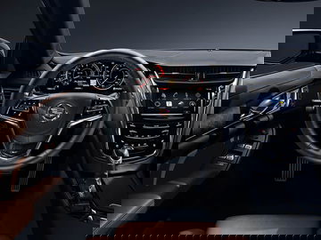 Volante de cuero con controles integrados del Cadillac CTS.
