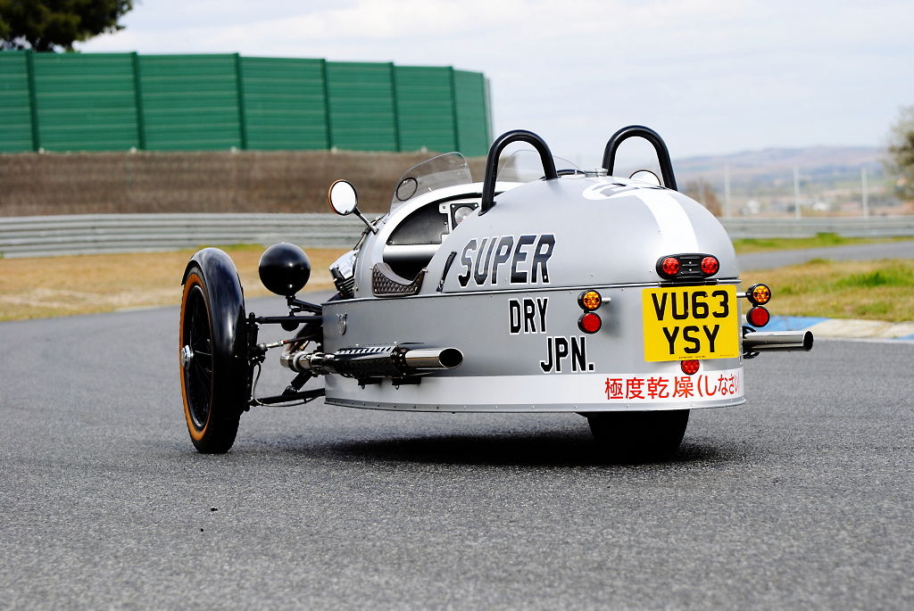 Morgan 3 Wheeler a prueba: irreverencia británica sobre 3 ruedas