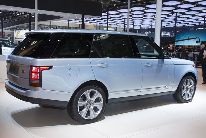 Range Rover Hybrid Long Wheelbase: tecnología híbrida también para la versión de batalla extendida
