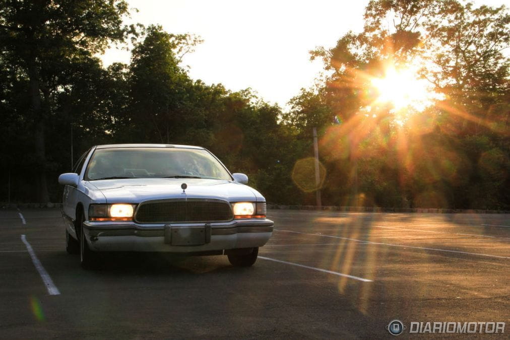 1996 Buick Roadmaster Collector's Edition, retroprueba de un fósil viviente. Un transatlántico de carretera