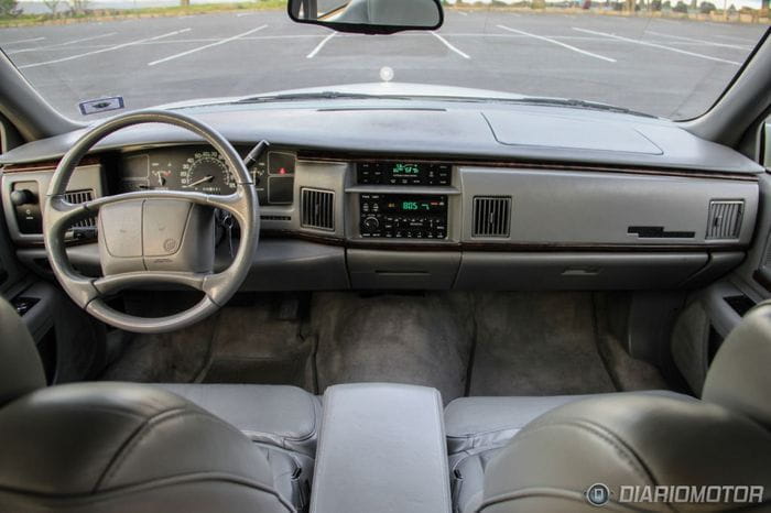 1996 Buick Roadmaster Collector's Edition, retroprueba de un fósil viviente. Un transatlántico de carretera