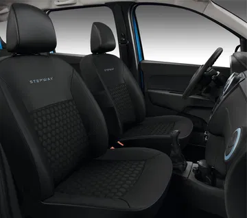 Vista de los asientos delanteros con tapicería exclusiva Stepway.