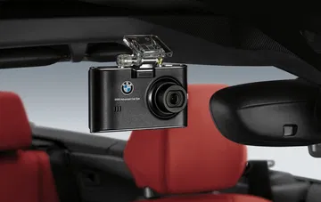 Una cámara BMW colgada en el interior del BMW Serie 2 Cabrio.