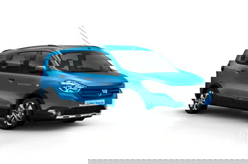 Vista angular del Dacia Lodgy Stepway realzando su diseño robusto y funcional.