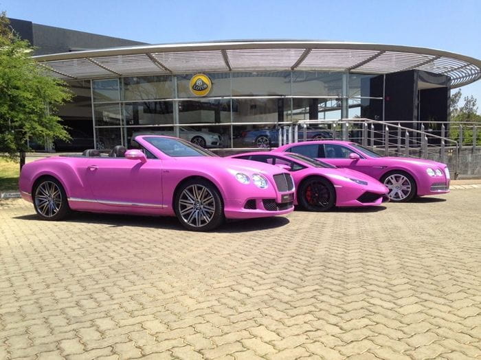 Lamborghini y Bentley se pasan al rosa, pero lo hacen por una buena causa
