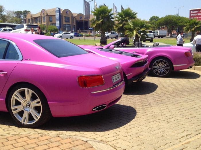 Lamborghini y Bentley se pasan al rosa, pero lo hacen por una buena causa