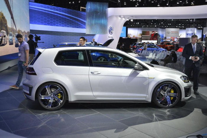 El Volkswagen Golf R400 se va hasta el Salón de Los Angeles pero su confirmación sigue pendiente