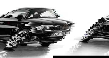 Vista lateral BMW Serie 1 Coupe destacando su diseño dinámico.