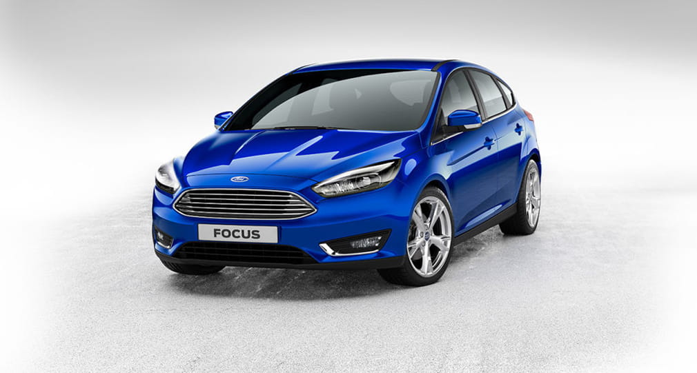 Vista frontal y lateral del Ford Focus en color azul.