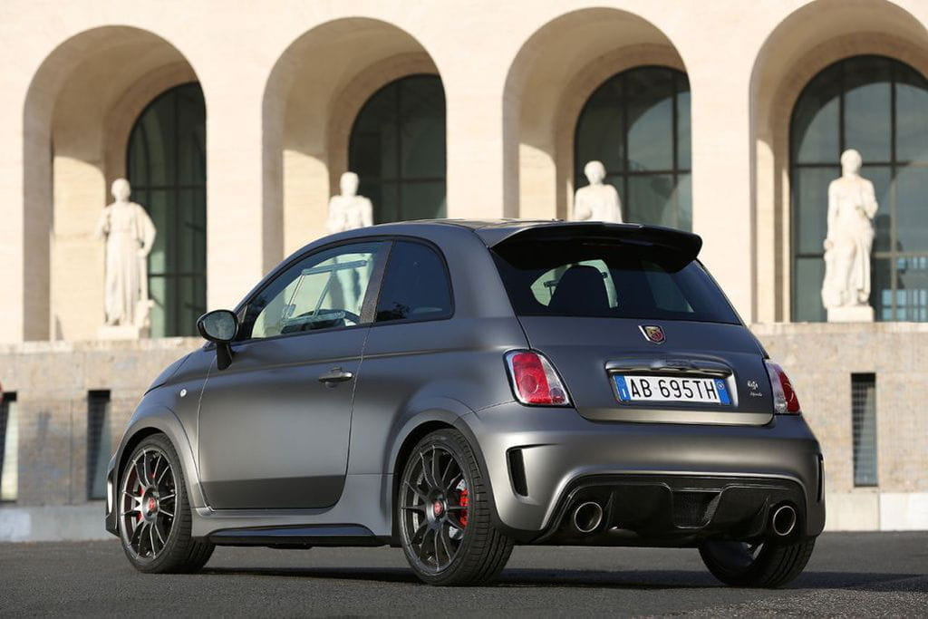 Abarth 695 Biposto: entregado al circuito en cuerpo y alma