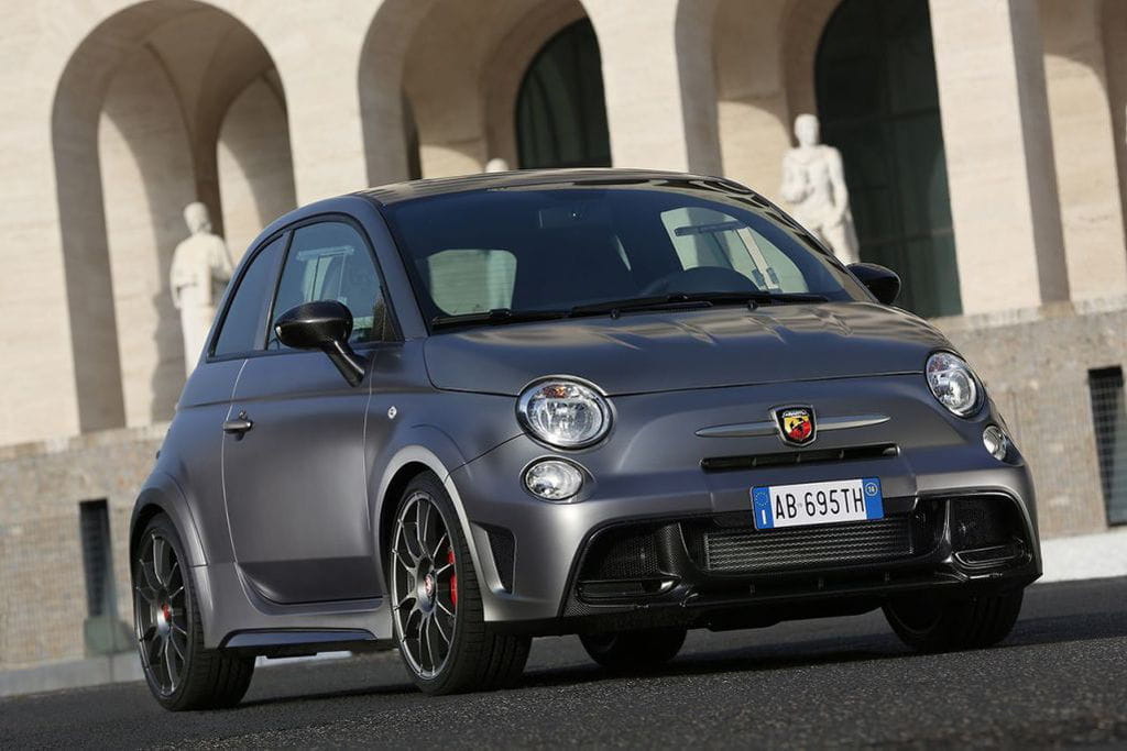 Abarth 695 Biposto: entregado al circuito en cuerpo y alma