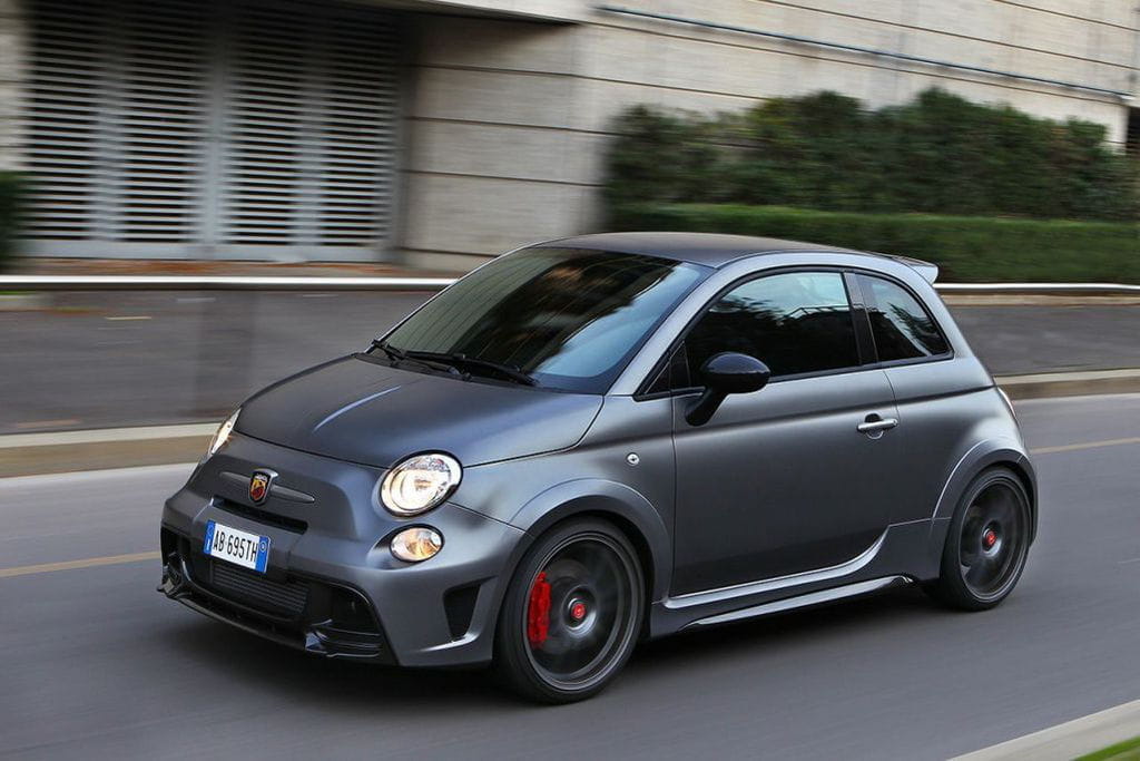 Abarth 695 Biposto: entregado al circuito en cuerpo y alma