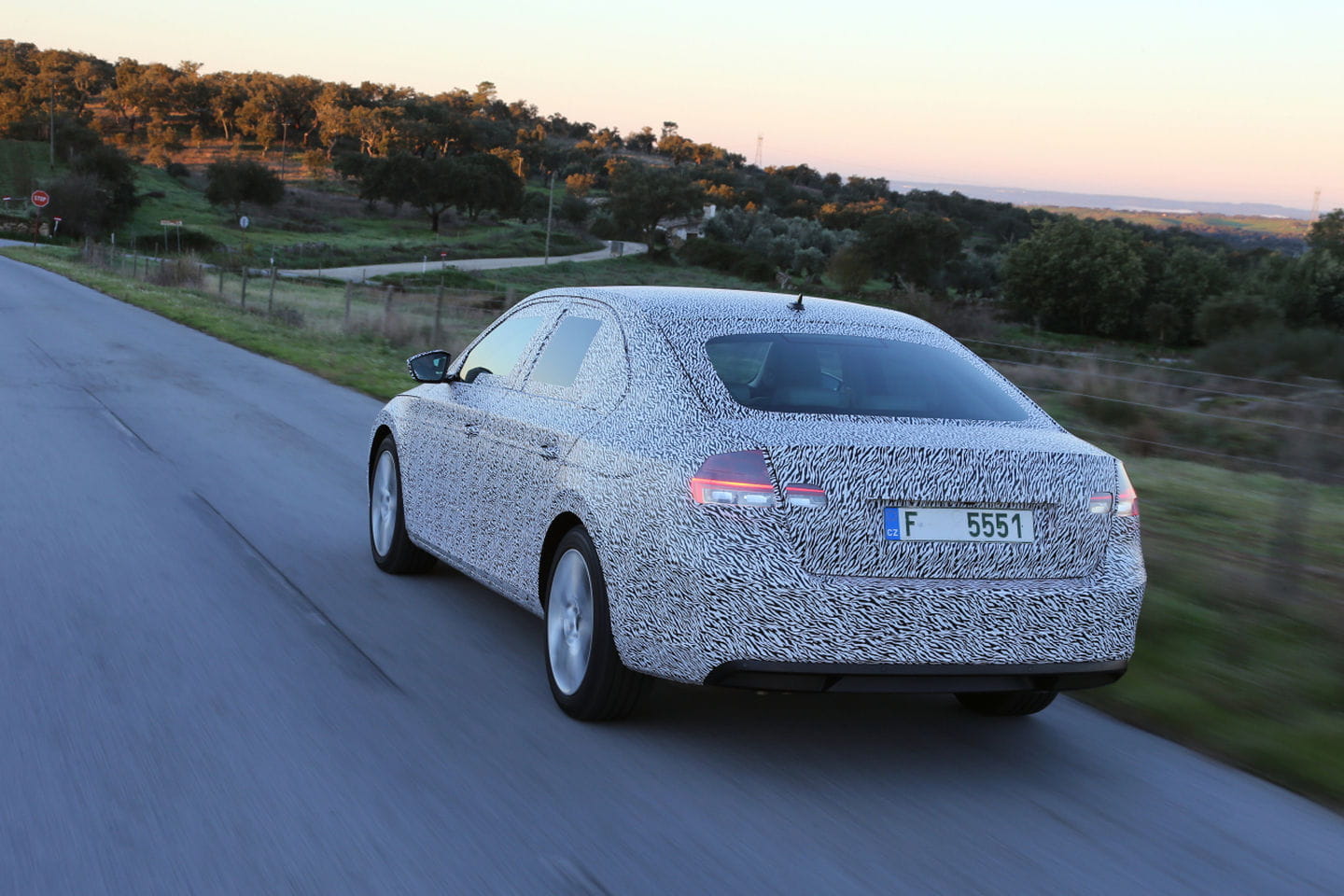 Nuevo Skoda Superb: primer adelanto oficial