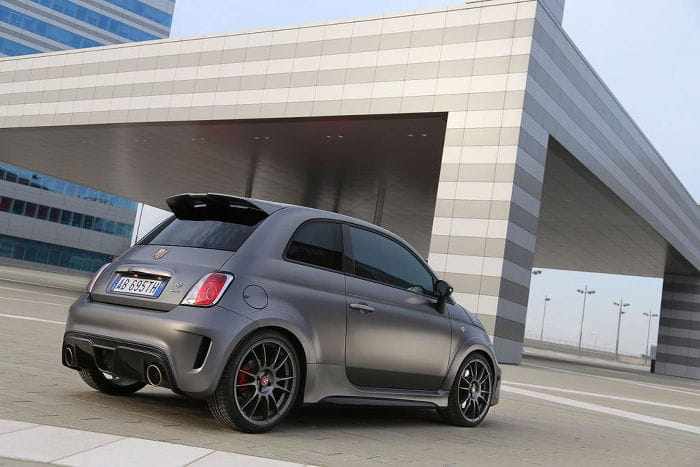 Abarth 695 Biposto, un vistazo a las alternativas: y tú, ¿qué coche te comprarías?