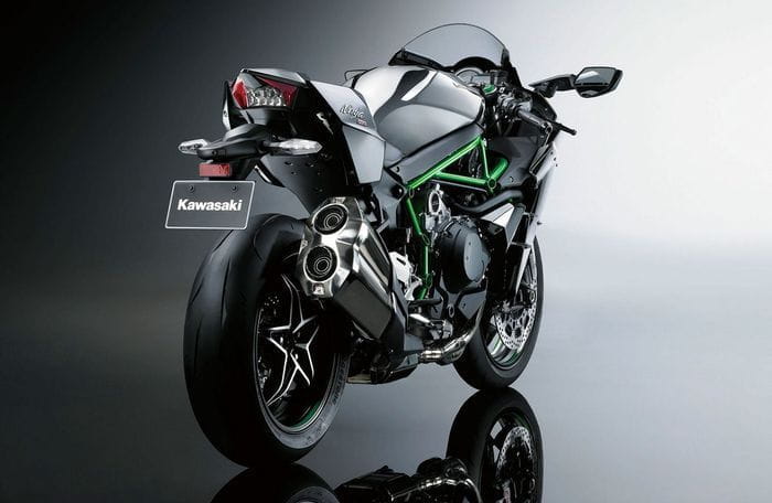 Kawasaki H2: el Veyron de las motos ya puede ser tuyo en versión de calle