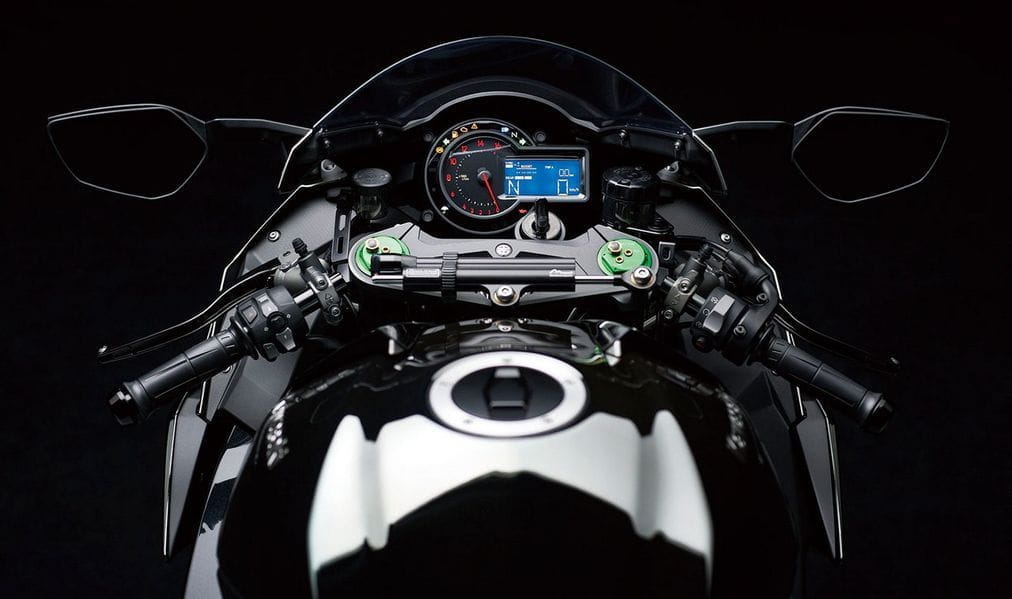 Kawasaki H2: el Veyron de las motos ya puede ser tuyo en versión de calle