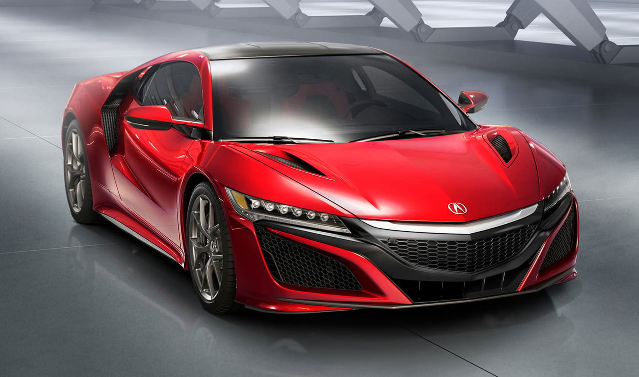 Vista agresiva del Honda NSX destacando su diseño aerodinámico.