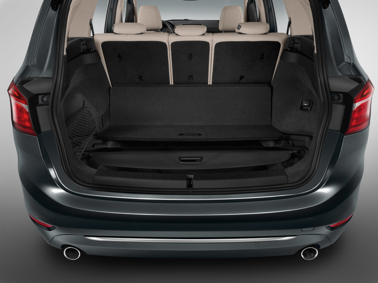 Vista trasera del BMW Serie 2 Gran Tourer mostrando su diseño y espacioso maletero.