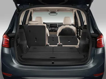 Vista del maletero del BMW Serie 2 Gran Tourer con asientos abatidos.