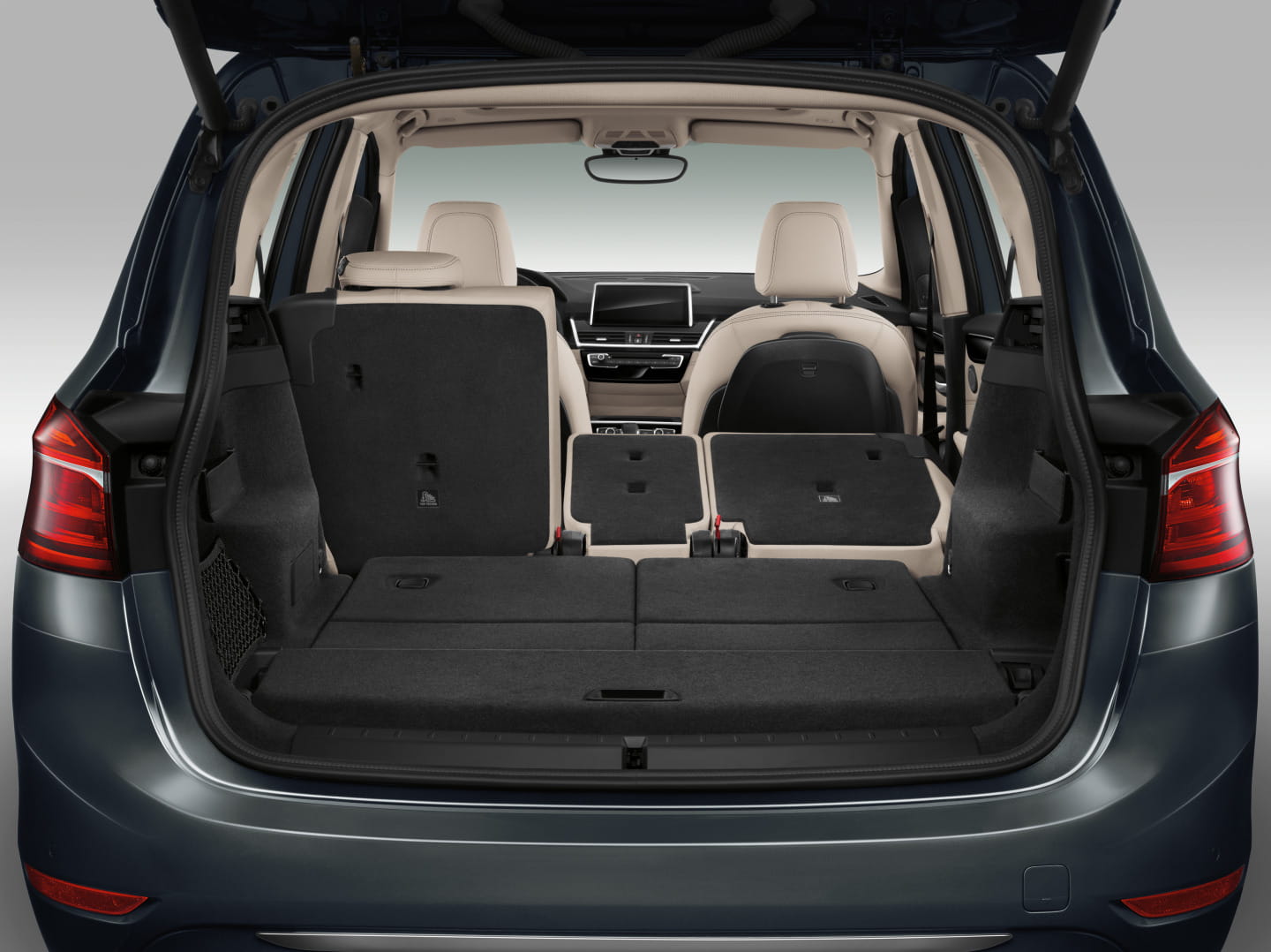 Vista del maletero del BMW Serie 2 Gran Tourer con asientos abatidos.