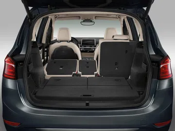 Vista del maletero del BMW Serie 2 Gran Tourer con asientos abatidos.