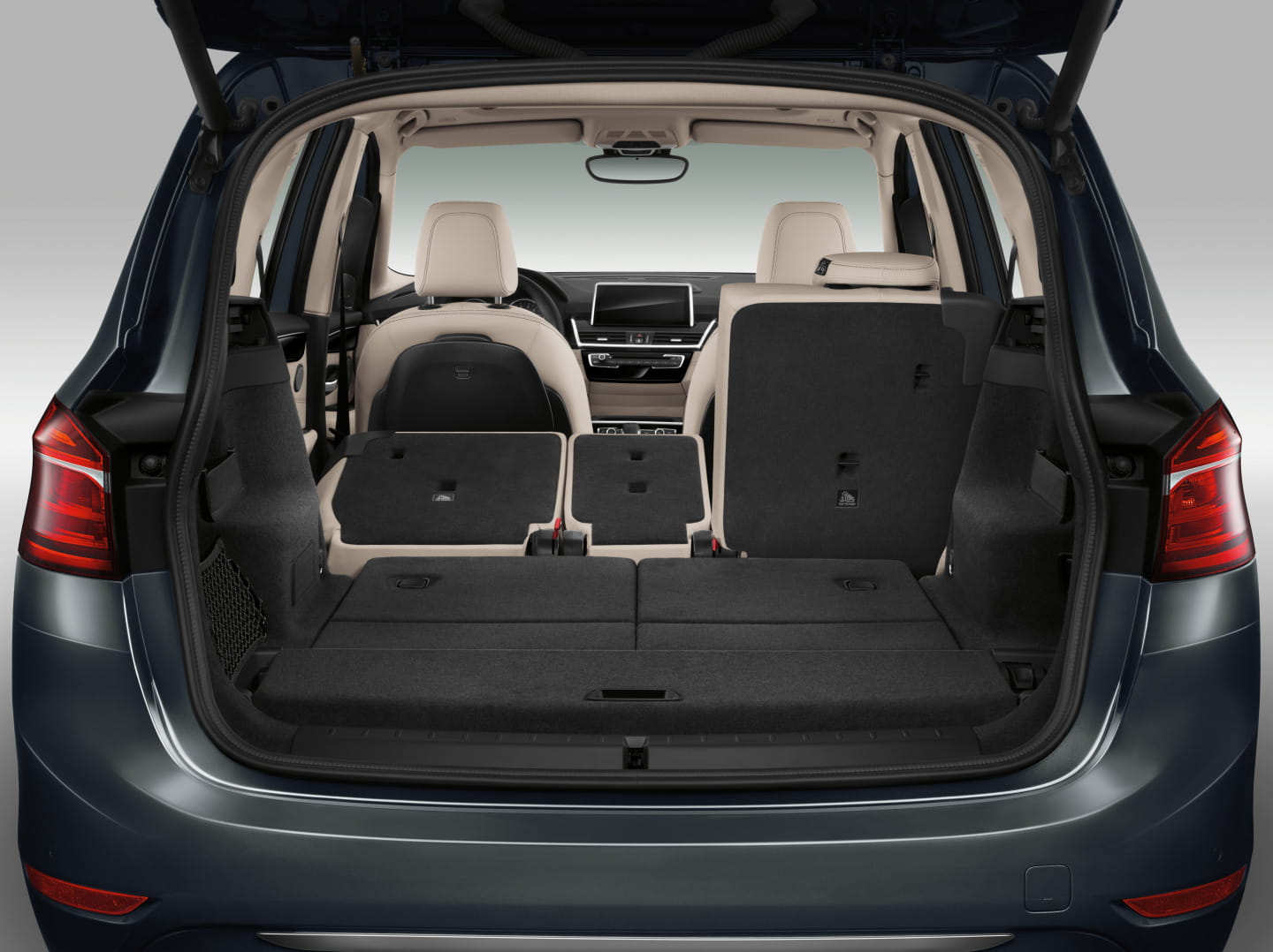 Vista del maletero del BMW Serie 2 Gran Tourer con asientos abatidos.