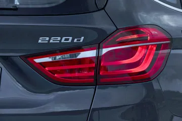 Piloto trasero del BMW Serie 2 Gran Tourer, diseño distintivo.